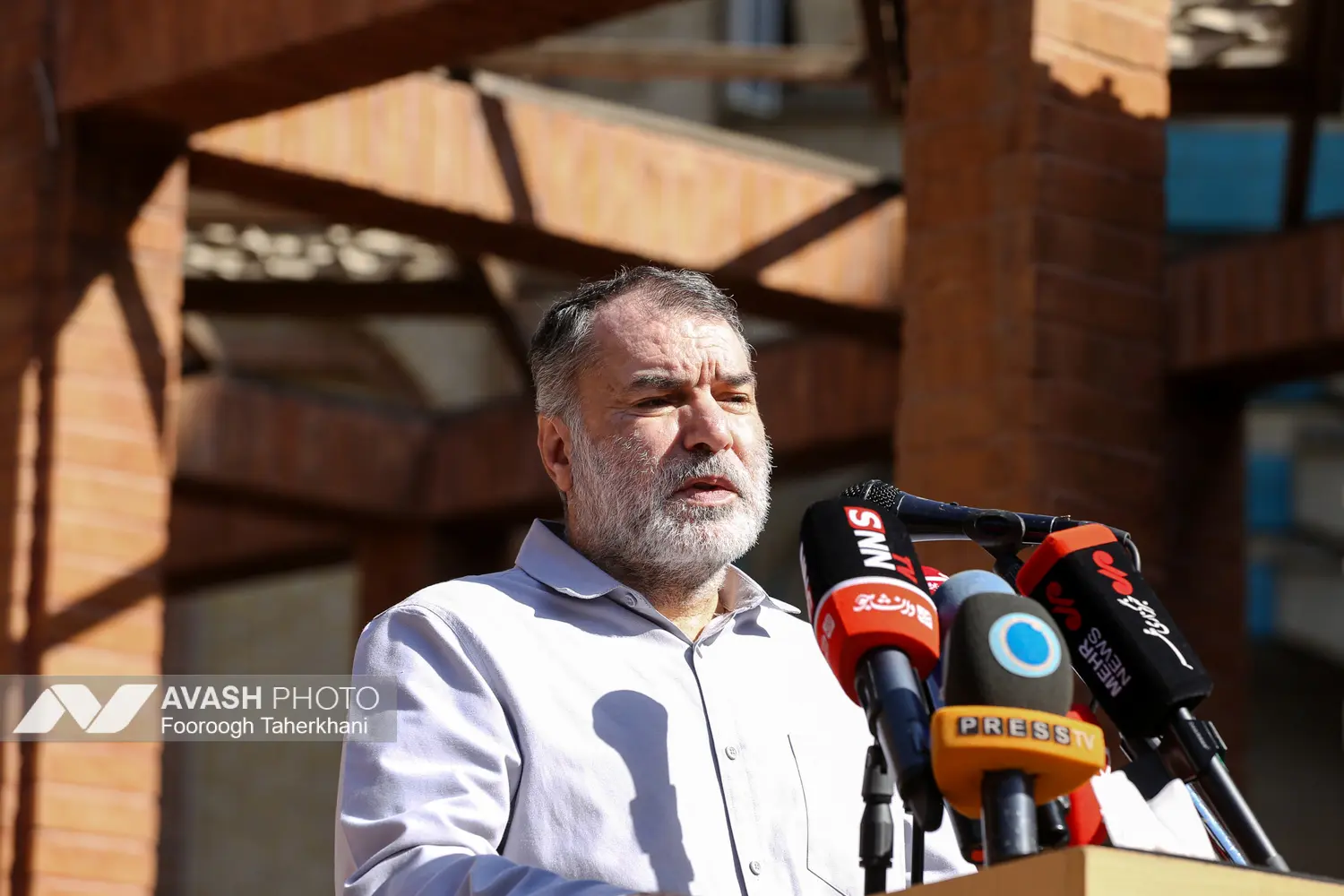 تشییع پیکر محمد کاسبی