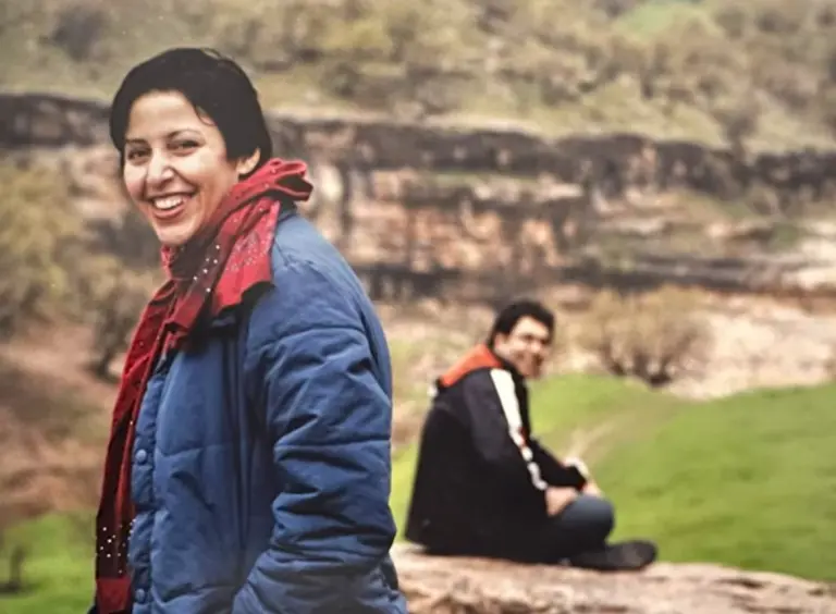 mozhdeh-daneshpajouh-farhad-aslani-wife-1-768x564