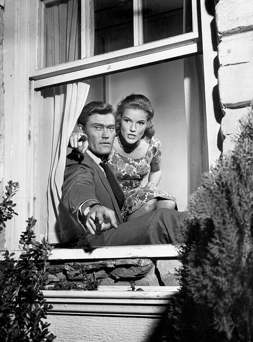 500px-Du_Pont_Show_with_June_Allyson_1960