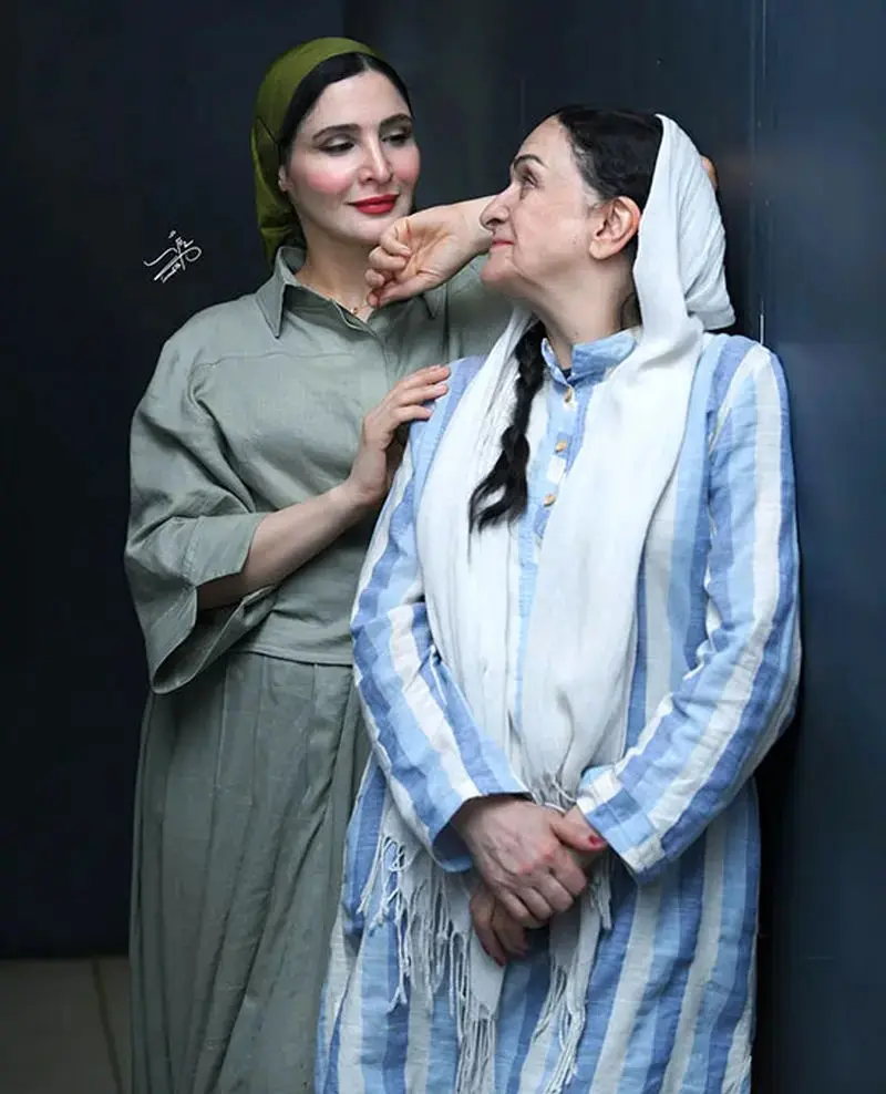 گلاب آدینه