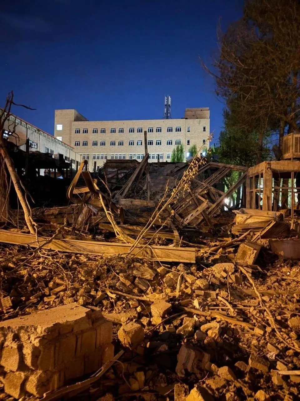 حمله به دانشگاه شریف