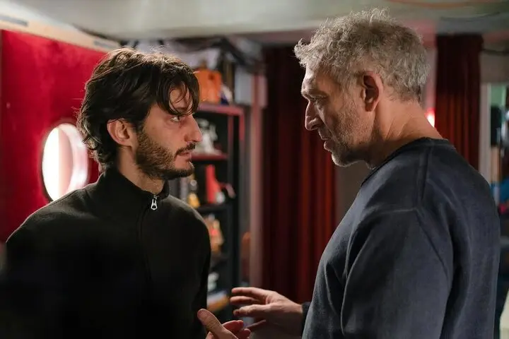 داستان‌های موازی