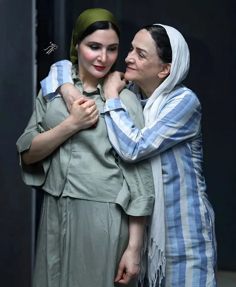 گلاب آدینه
