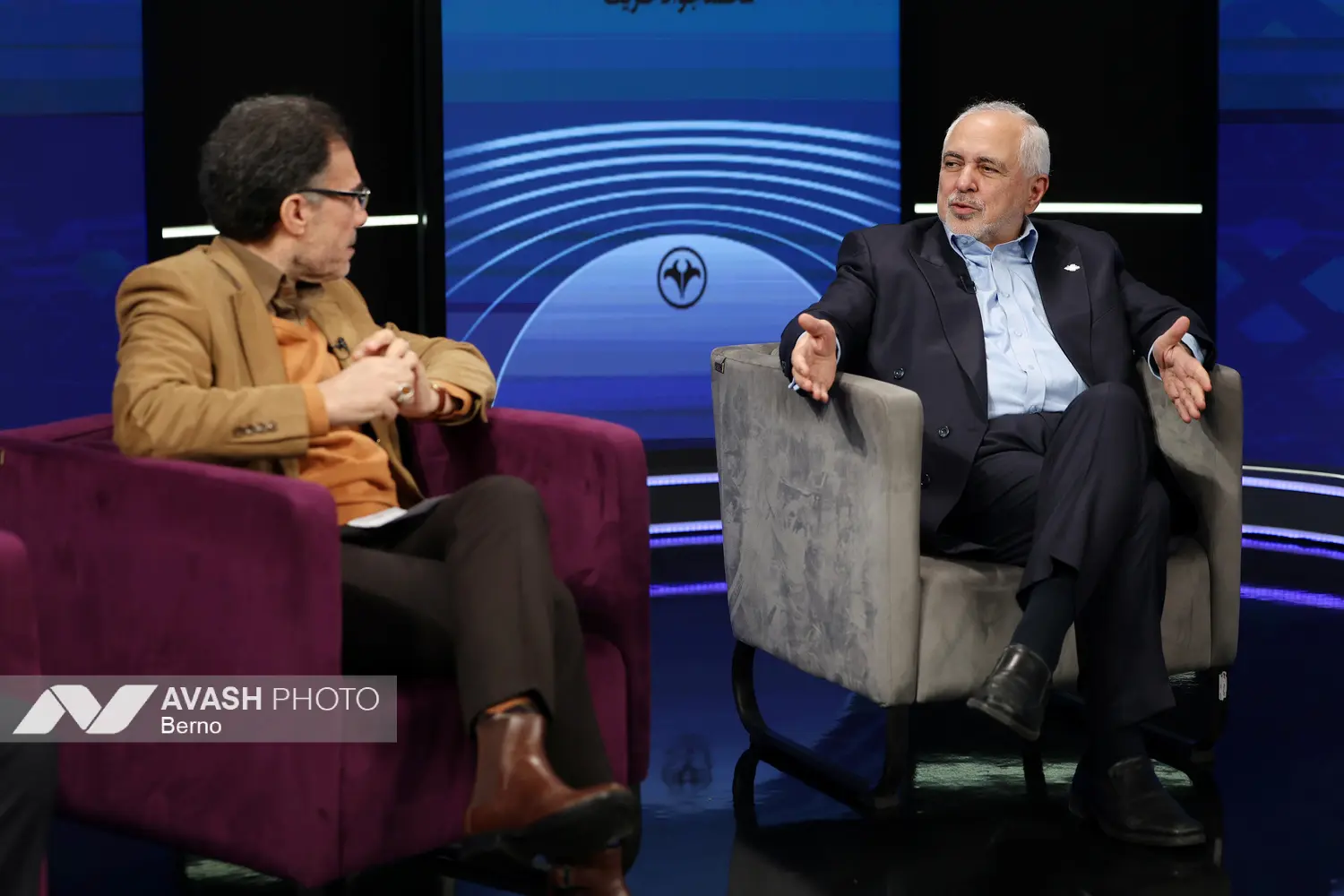 نشست رونمایی از کتاب جهانهای پیش رو؛ گفتارهایی پیرامون نظام جهانی