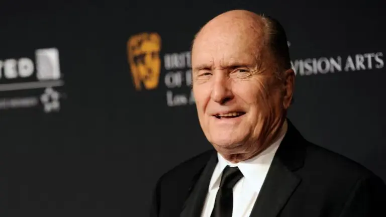 رابرت دووال