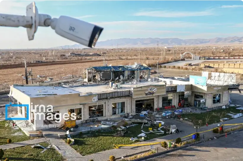  حمله هوایی به مجتمع بین راهی در زنجان
