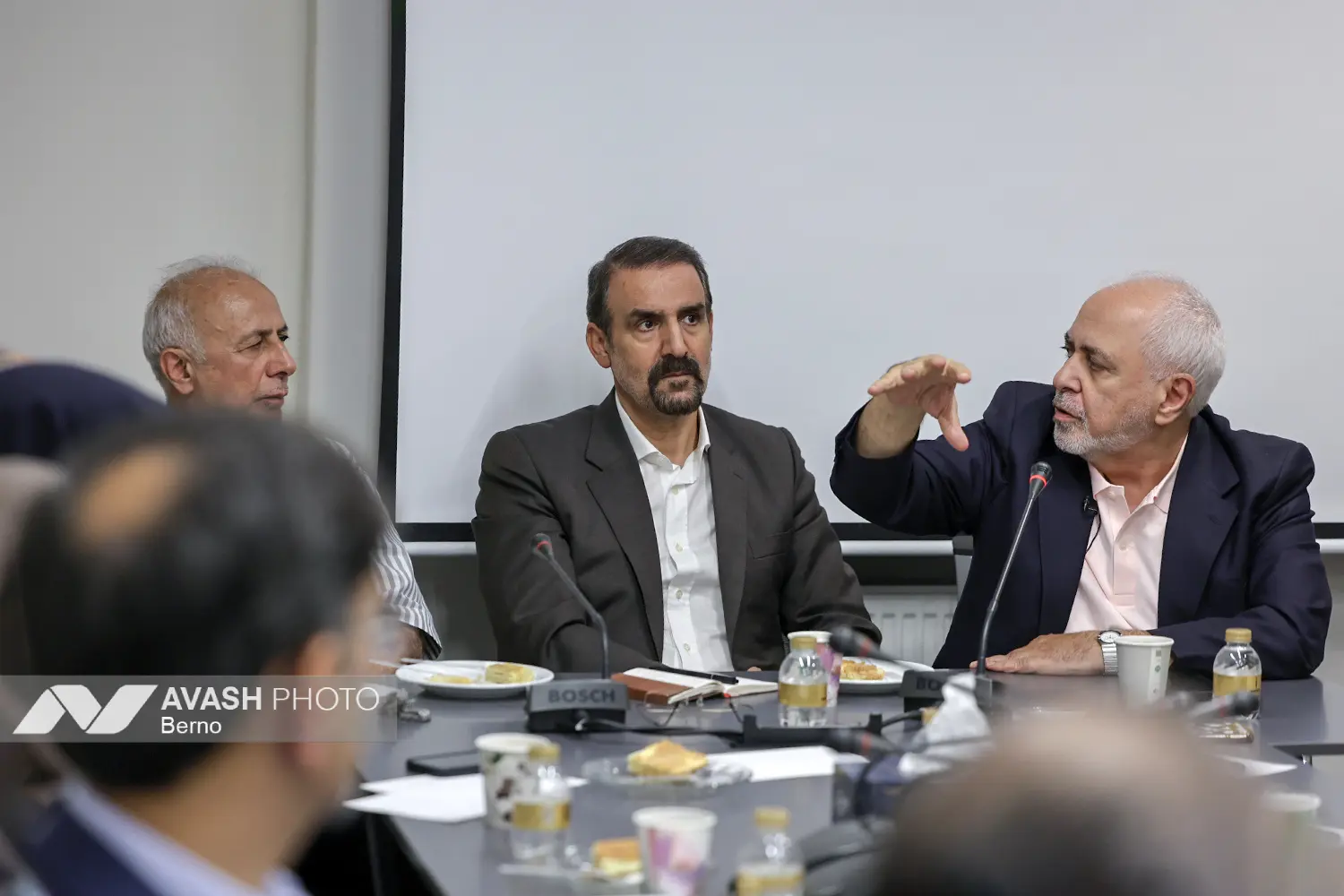 «نظم جهانی و سیاست خارجی ایران»