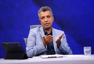 منتقد دشمن نیست