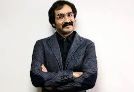 روی صحنه می‌جنگم تا زنده بمانم