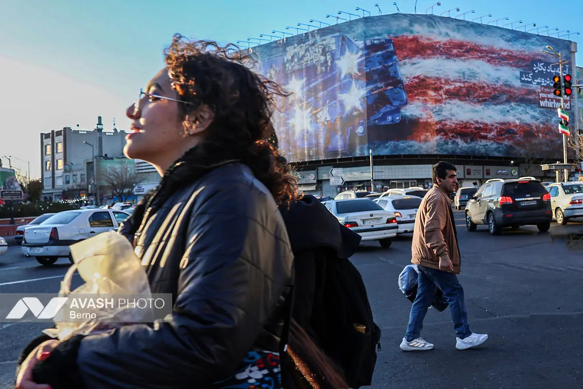 رونمایی از طرح جدید دیوارنگاره میدان انقلاب اسلامی