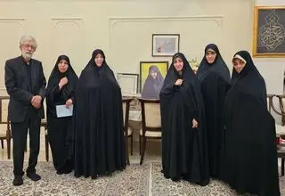 معاون پزشکیان با خانواده حدادعادل دیدار کرد