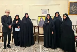 معاون پزشکیان با خانواده حدادعادل دیدار کرد