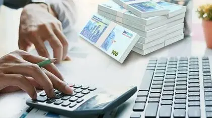 حقوق‌هاجا مانده‌اند، قیمت‌ها می‌دوند