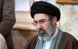آیت الله سیدمجتبی حسینی خامنه‌ای به عنوان رهبر جدید انقلاب اسلامی تعیین شد
