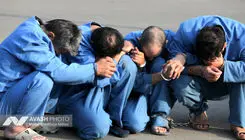 حمله ۲ تبعه شرور به خودروی لوکس و راننده جوانش 