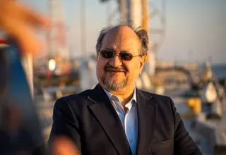 همکاری سه‌جانبه‌ میان هلدینگ خلیج فارس، وزارت نفت و وزارت نیرو را دنبال می‌کنیم