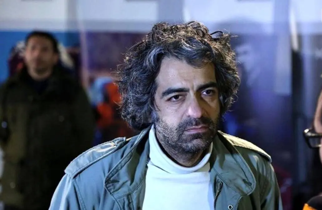 عکسهای صمیمی بابک خرمدین در کنار پدر و مادرش