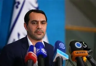 زارع: به دنبال راهکارهایی برای تسویه بدهی‌های دولت هستیم