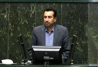 انتقاد دبیر کمیسیون اجتماعی مجلس از پلیس به خاطر تعلل در صدور گواهینامه موتورسیکلت زنان