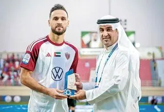 نوراللهی در امارات ماندنی شد