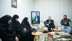 لاریجانی با خانواده حاج رمضان دیدار کرد