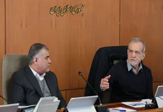 گله‌مندی جدی پزشکیان از صدا و سیما؛ بی‌امان در حال تخریب دولت هستند