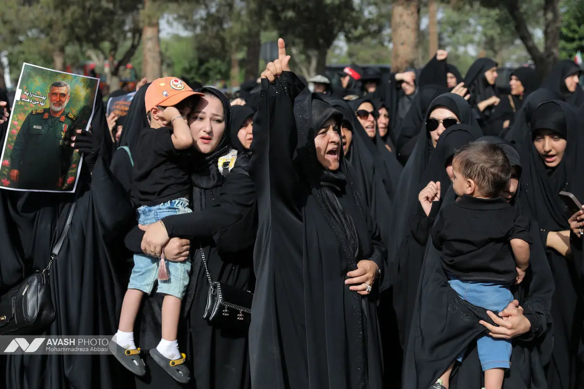 مراسم تشییع پیکر سردار حاجی زاده