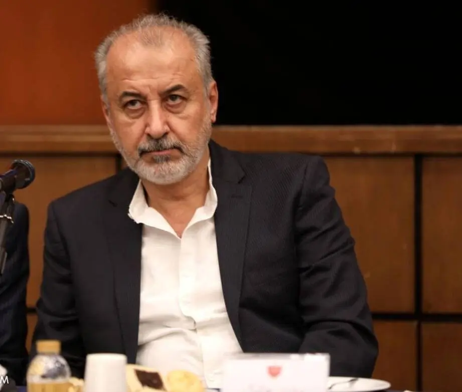 دست پرسپولیس در پوست گردو