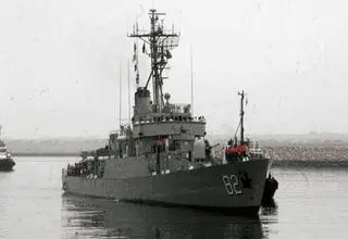 ناوگروه ۱۰۳ ارتش در منطقه سوم نداجا پهلو گرفت +فیلم