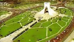 میدان آزادی، میدان بی دفاع