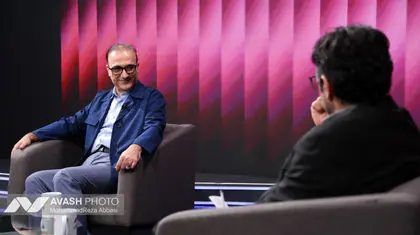 صداوسیما مقصر اصلی نابودی مرجعیت رسانه‌ای داخلی است/ همه باواسطه یا بی‌واسطه از خدمات انتشارات فرانکلین بهره برده‌ایم