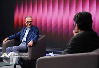 صداوسیما مقصر اصلی نابودی مرجعیت رسانه‌ای داخلی است/ همه باواسطه یا بی‌واسطه از خدمات انتشارات فرانکلین بهره برده‌ایم