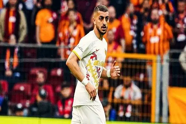 استقلال به دنبال جذب مدافع مشهور