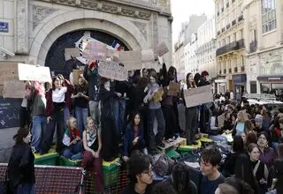 فرانسه در آتش خشم دانش آموزان + فیلم 