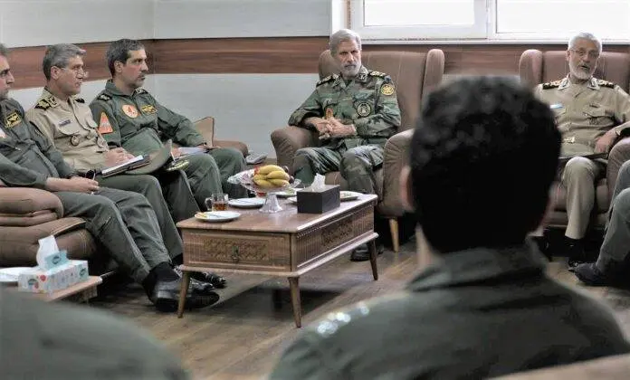 فرمانده کل ارتش: اجازه نمی‌دهیم یک وجب از خاک ایران جدا شود

