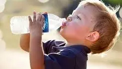 میزان نیاز روزانه کودکان به آب