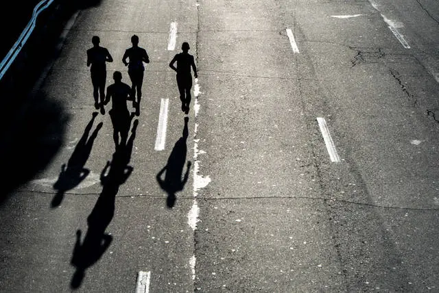 واکنش تند مسئول برگزاری به غیرقانونی بودن ماراتن کیش