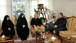 عراقچی با دختران شهید باقری دیدار کرد