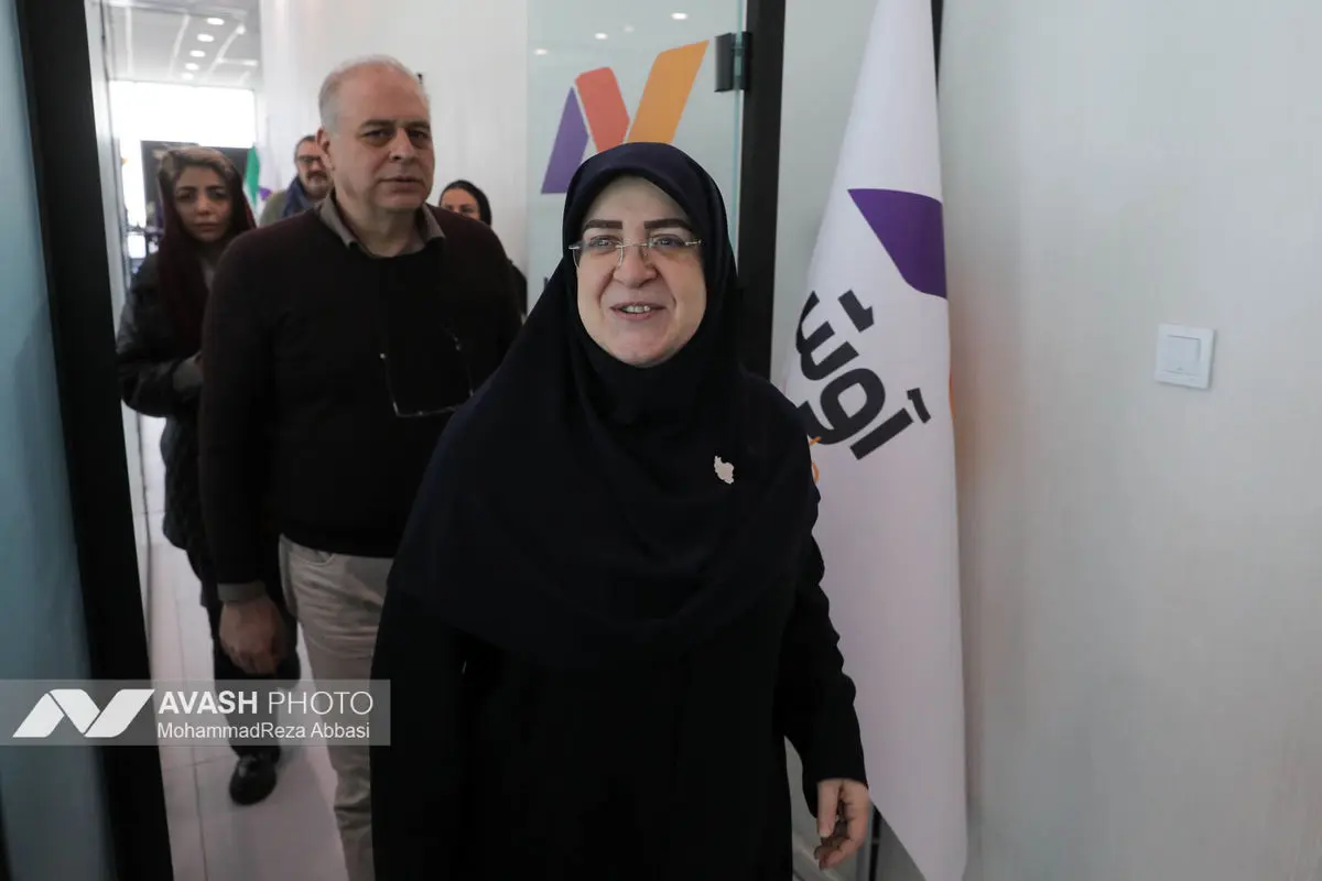 بازدید فاطمه مهاجرانی سخنگوی دولت از تحریریه آوش