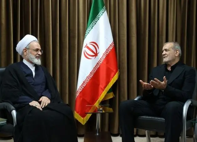 رئیس‌جمهور: تحول در رویکردهای ارتباطی نهاد روحانیت ضروری است