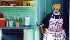 شوخیهای بیمزه نعیمه نظامدوست، کار دستش میدهد