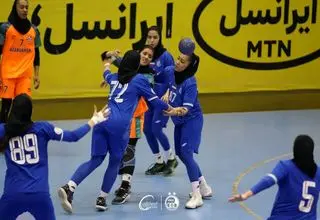 ادامه صدرنشینی سپاهان در هندبال زنان و شکست استقلال در هفته نهم