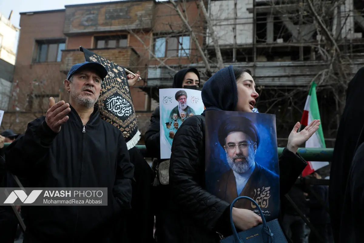 تشییع پیکر ۳۵ شهید جنگ رمضان در تهران -۲