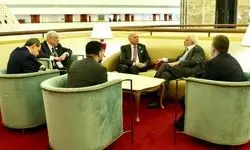 تاکید ظریف و فؤاد حسین بر حل مسالمت‌آمیز بحران‌های منطقه