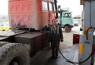 تعیین نرخ گازوئیل عرضه‌شده با کارت سوخت اضطراری جایگاه‌ها