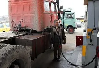 تعیین نرخ گازوئیل عرضه‌شده با کارت سوخت اضطراری جایگاه‌ها