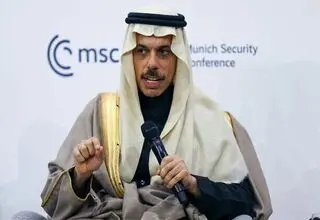 دیدار و گفت‌وگوی بن فرحان و فرستاده آمریکا به سوریه در ریاض