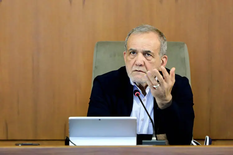 برگزاری جلسه پیگیری اجرای طرحهای افزایش ظرفیت تولید نفت و جمعآوری گازهای مشعل