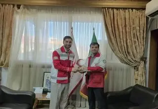 کاپیتان تیم‌ملی فوتبال داوطلب هلال احمر شد