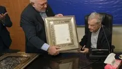 تقدیر از دکتر ممتاز به عنوان چهره برجسته حقوق بین‌الملل در ایران و جهان